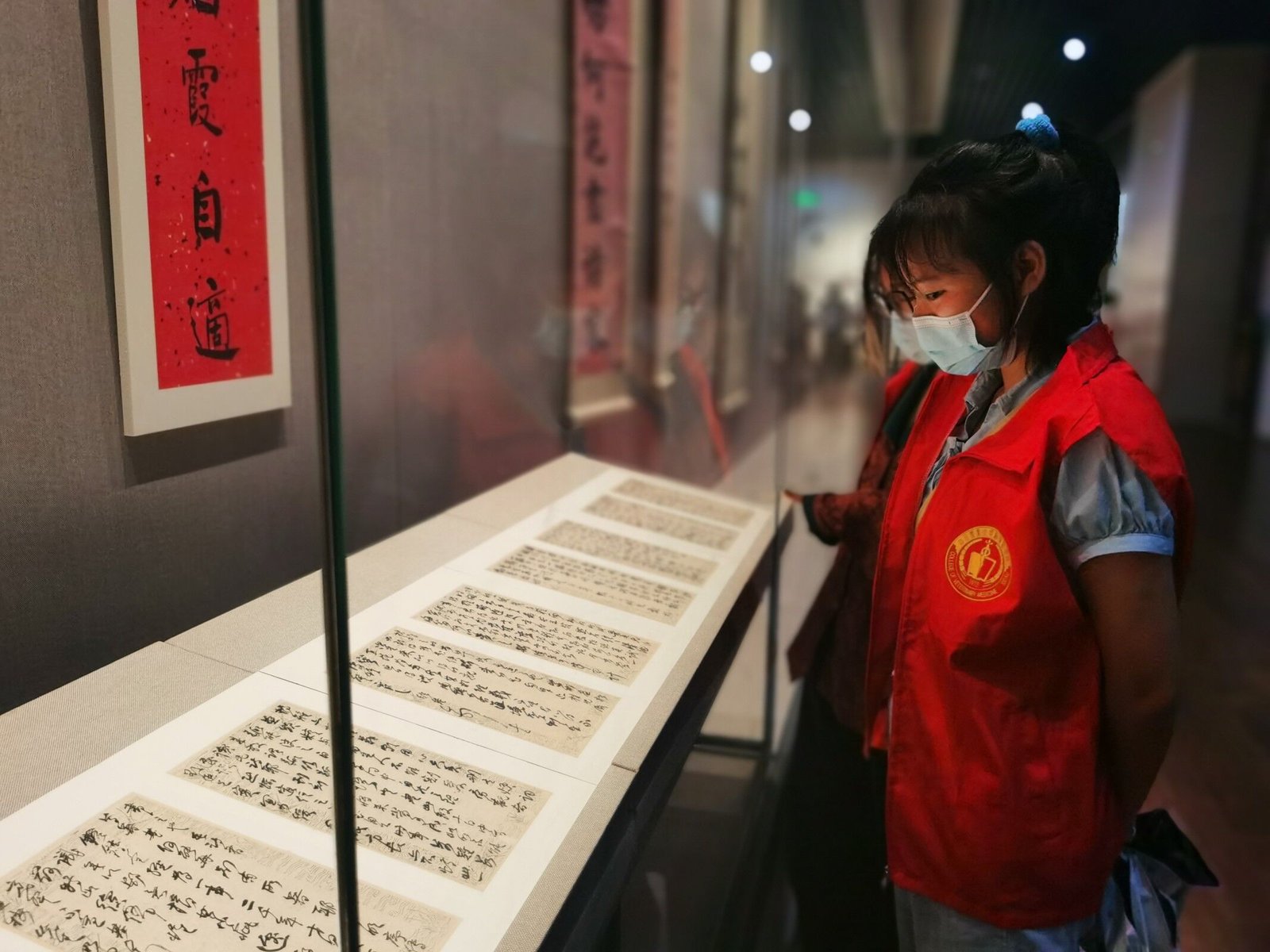 一针一线织锦绣 非遗传承践初心——江苏经贸职业技术学院学子深耕南京云锦传承之路