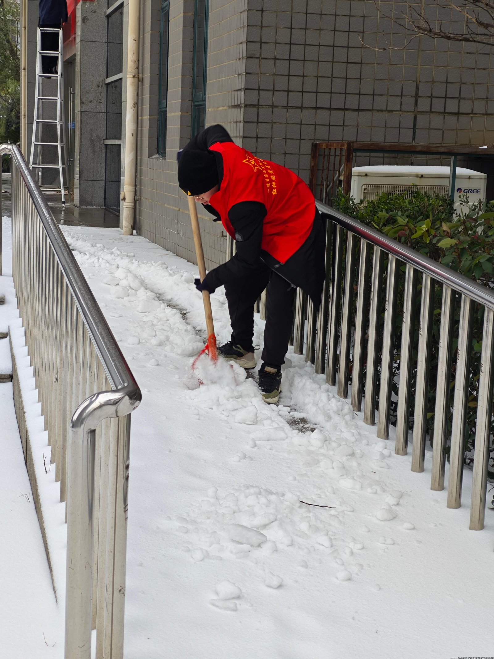 2026年寒假：湖南汽车工程职业学院新能源汽车技术专业实习纪实——驶向未来的绿色实践