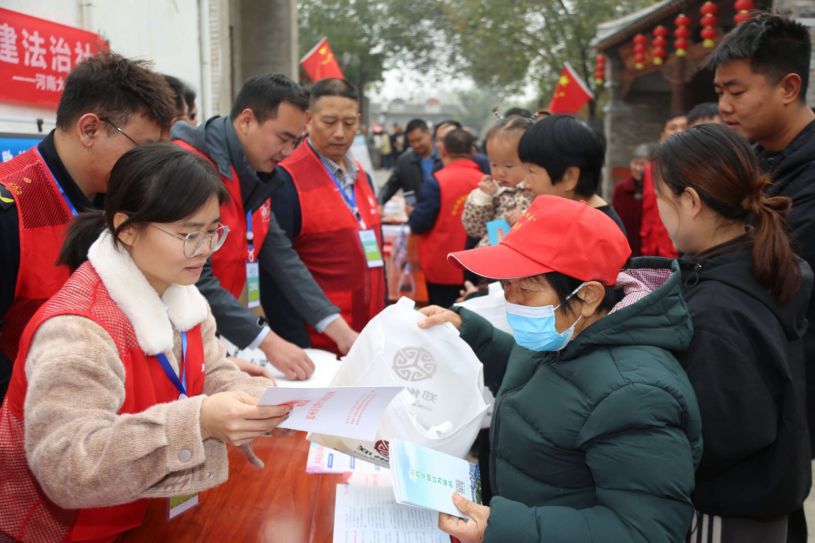匠心服务助乡兴 青春实践担使命——2026年长沙民政职业技术学院三下乡社会实践纪实